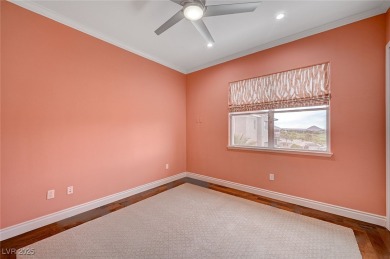 TOP FLOOR RESIDENCE AVAILABLE! LOCATION & LUXURY MEET IN THIS