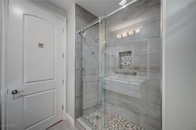 TOP FLOOR RESIDENCE AVAILABLE! LOCATION & LUXURY MEET IN THIS