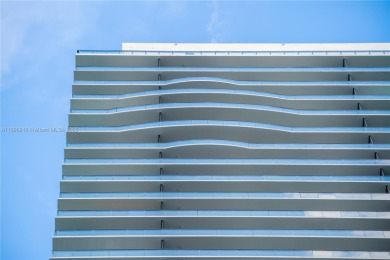 Best priced Penthouse in One Paraiso by Piero Lissoni. Steps