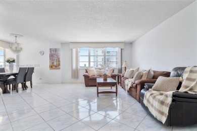 Corner Large 1,789 sqft Wraparound Balcony Spectacular Lake, Bay