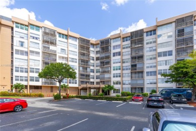 Well maintained corner unit  2  bedrooms, 2 bathrooms located in