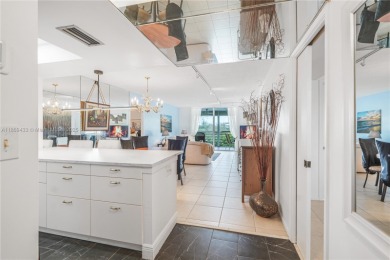 East Boca at Boca Teeca, 1 mile to the beach. Bright 1,300 SF