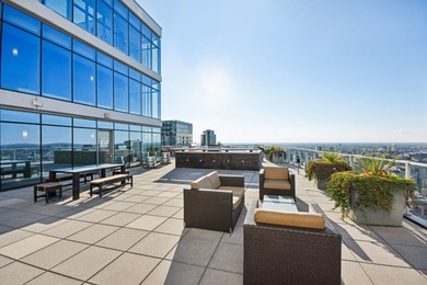 Experience deluxe city living in this stylish River North condo