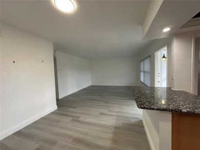 Beautiful 2BD/2BA co-op located just minutes from the beach in