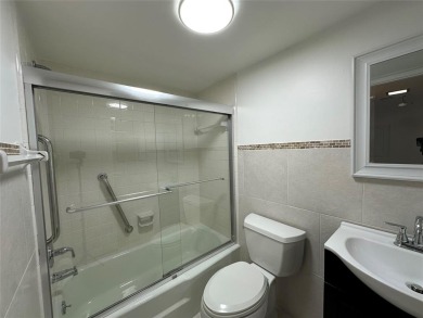 Beautiful 2BD/2BA co-op located just minutes from the beach in