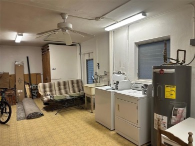 Beautiful 2BD/2BA co-op located just minutes from the beach in