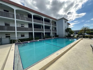 Beautiful 2BD/2BA co-op located just minutes from the beach in
