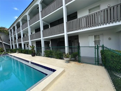 Beautiful 2BD/2BA co-op located just minutes from the beach in