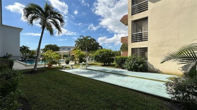 Beautiful 2BD/2BA co-op located just minutes from the beach in