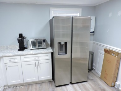 Great Commercial property high traffic Dunn Avepletely remodeled