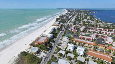Wonderful Gulf-to-Bay complex on Anna Maria Island. Furnished