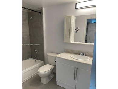 Amazing opportunity in Edgewater!! Beautiful apartment featuring