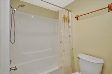 Light and fresh, renovated, ready to move in. This one-bedroom