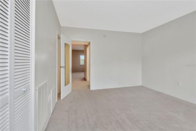 Light and fresh, renovated, ready to move in. This one-bedroom