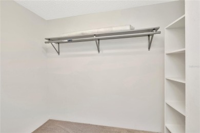 Light and fresh, renovated, ready to move in. This one-bedroom