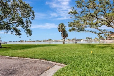 Light and fresh, renovated, ready to move in. This one-bedroom