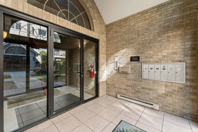 Welcome to carefree living in this desirable elevator building