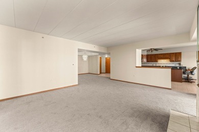 Welcome to carefree living in this desirable elevator building