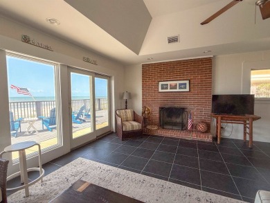 This charming ground level house on St. George Island offers the