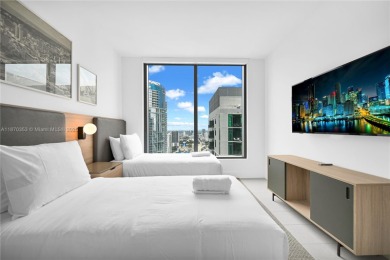 Stunning 40th-floor residence with unobstructed views of