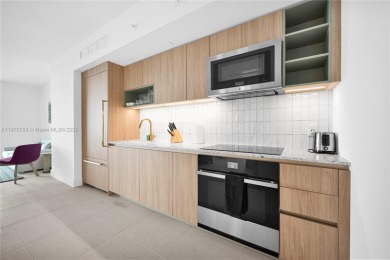 Stunning 40th-floor residence with unobstructed views of