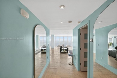 Stunning oceanfront penthouse with panoramic view of Key