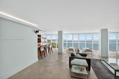 Stunning oceanfront penthouse with panoramic view of Key