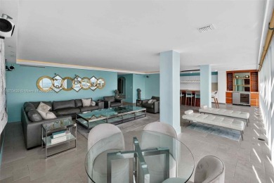 Stunning oceanfront penthouse with panoramic view of Key