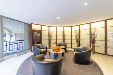 Updated and spacious Gold Coast studio with Dearborn Street