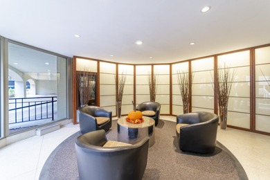 Updated and spacious Gold Coast studio with Dearborn Street