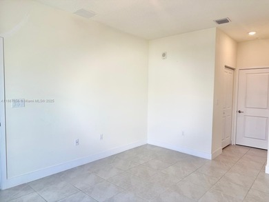 Beautiful and confortable apartment , New Construction 2022;