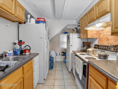 Historic Downtown Daytona Beach mixed use gem with income upside