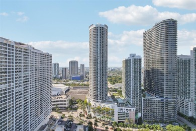 Experience 42nd-floor living with stunning, unobstructed views