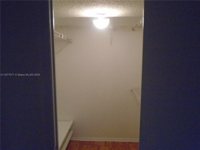 Must-see condo in Inverrary at a great price! AND LOCATION  2/2