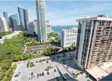 1 bed / 1.5 bath in the heart of Brickell. Unit has a large