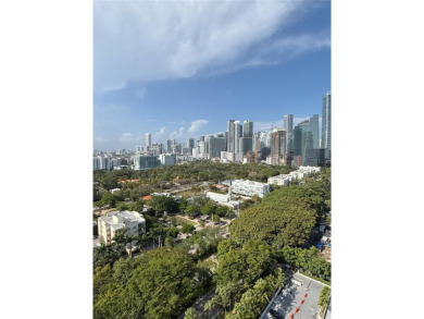 1 bed / 1.5 bath in the heart of Brickell. Unit has a large