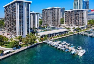 1 bed / 1.5 bath in the heart of Brickell. Unit has a large