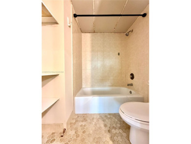 Beautiful 1 bed / 1.5 bath condo located on the 3rd floor of a