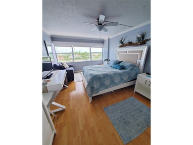 AWESOME!!  5th Flr amazing panoramic views of the Intracoastal