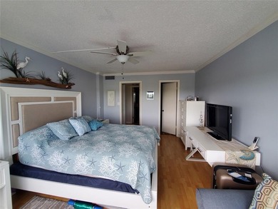 AWESOME!!  5th Flr amazing panoramic views of the Intracoastal