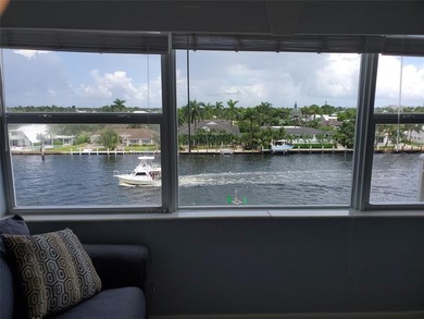 AWESOME!!  5th Flr amazing panoramic views of the Intracoastal