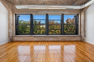 Located in the historic, landmarked University Commons near UIC