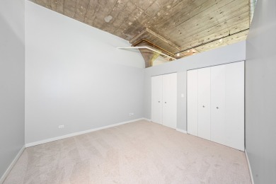 Located in the historic, landmarked University Commons near UIC