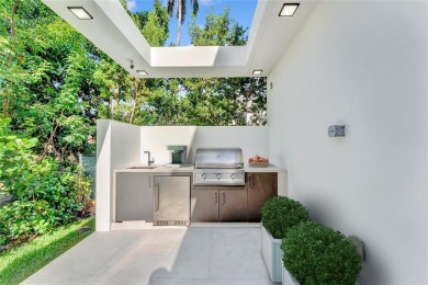 An architectural showpiece in the prime location of Historic