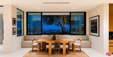 It's rare to find truly spectacular unobstructed, panoramic