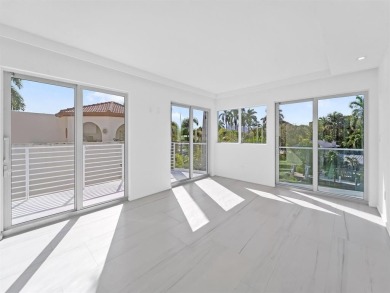 NEW WATERFRONT TOWNHOME situated in Ft. Lauderdale's Las Olas