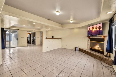 Welcome 6636 Sahara Ave. This is a very well maintained 1444