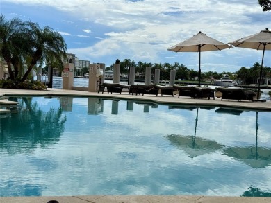 Unobstructed views of the Intracoastal & Middle River highlight