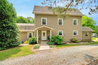 #71550-Once a carriage house for the historic Prestwould