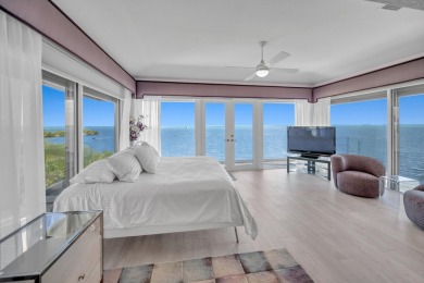 Experience breathtaking 180-degree, unobstructed views of the